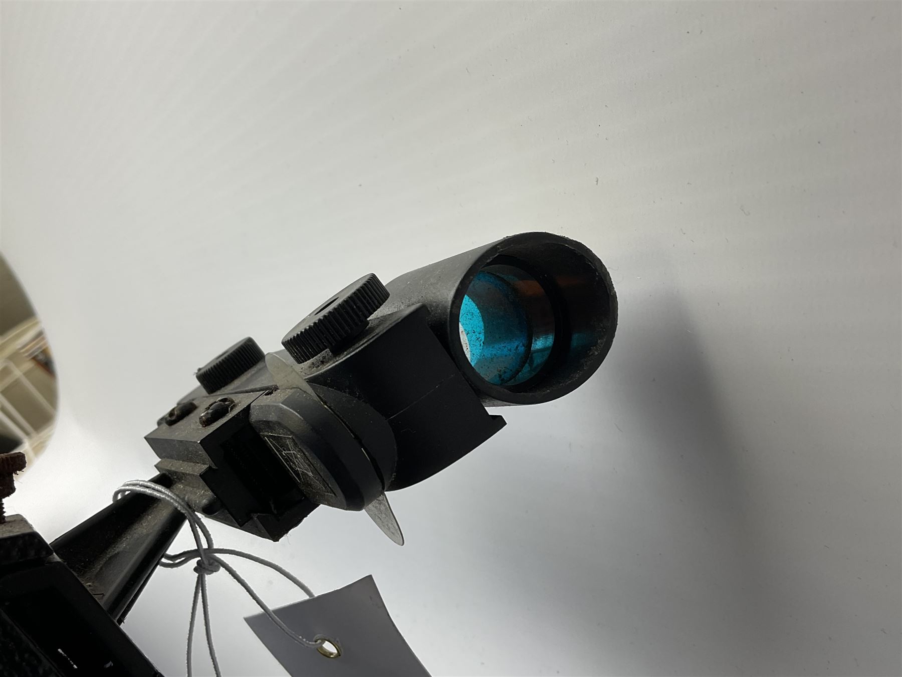 A Sky Watcher telescope D=130mm, F=900mm.