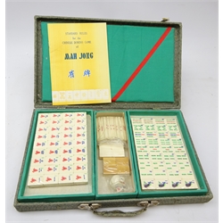  Unused boxed Majong set, pieces in original packaging L34cm   