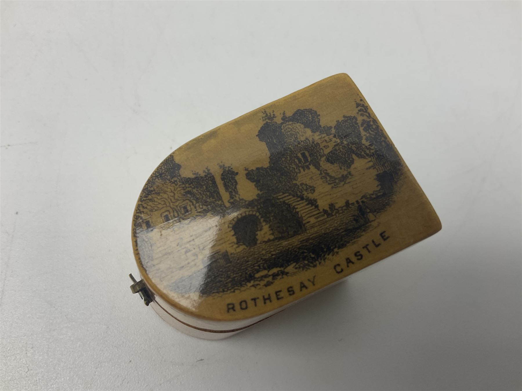 Collection of Mauchline ware relating to sewing, to include four ovoid shaped thimble cases, hinged lid thimble case and needle cases (12) 