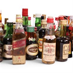 Collection of miniature alcohol, including Bowmore single malt whisky, Dimple whisky, Glen Grant 10 year old whisky, Southern comfort, etc 