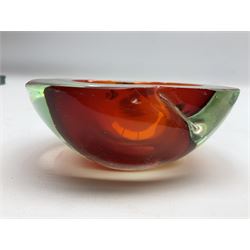 Murano glass Vetreria Artistica Oball bowl, together with a similar example, H6cm 