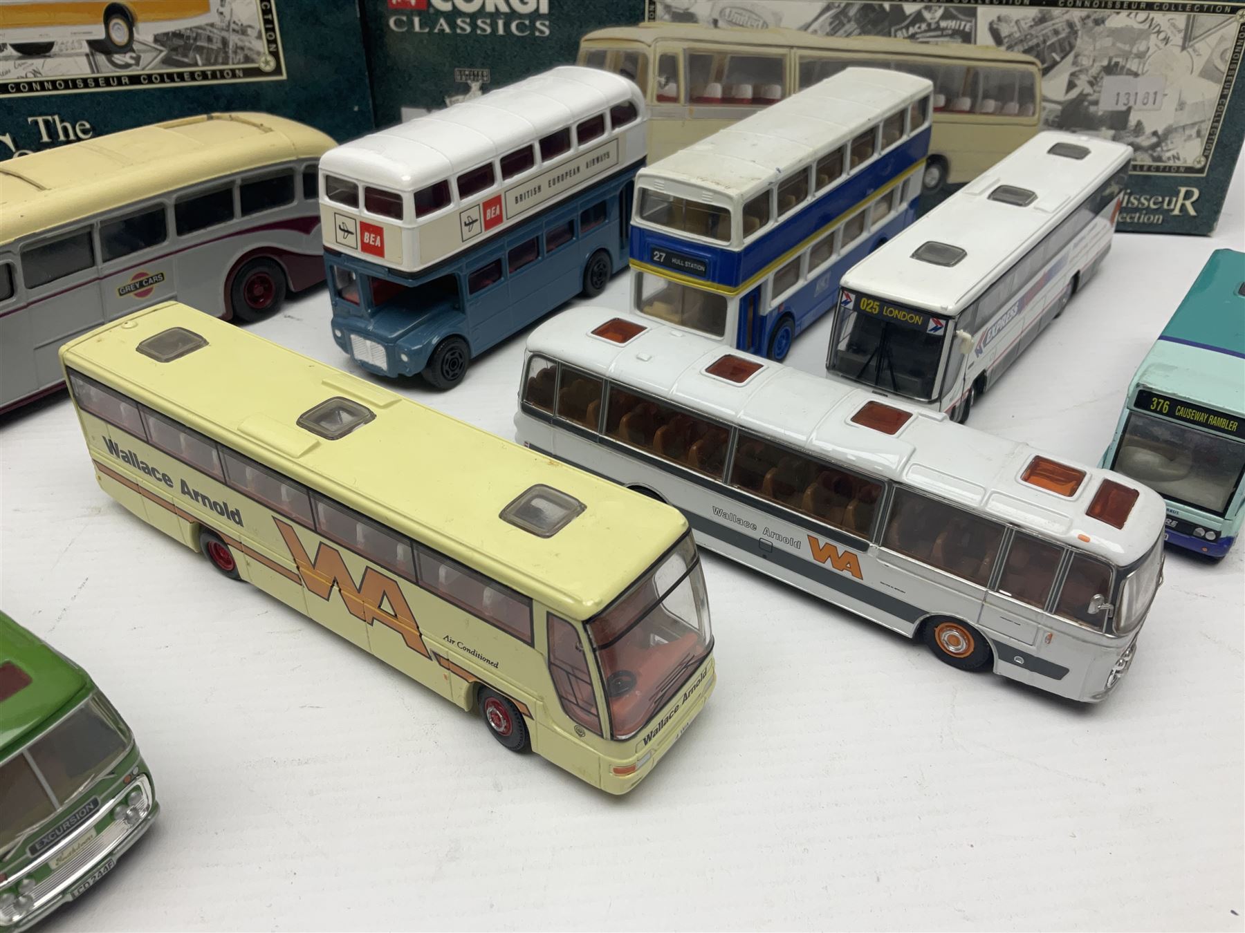 Corgi - twenty-three modern die-cast models of buses and coaches to include 35301, 35303, 35305 and 91916; mostly loose but nine boxed 