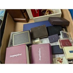 Collection of costume jewellery, including pendants, rings, etc and a quantity of wristwatches, some boxed