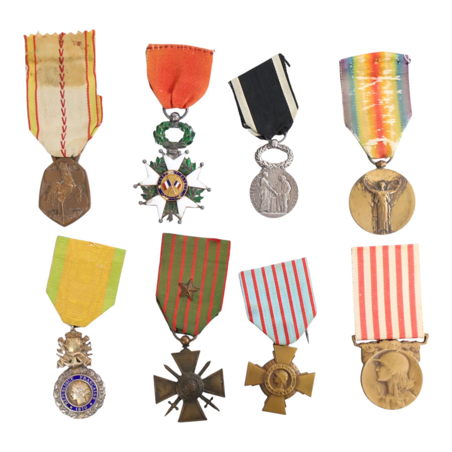 Collection of French medals, including Legion D'Honneur, Victory medal, Medaille Militaire, Croix de Guerre etc 