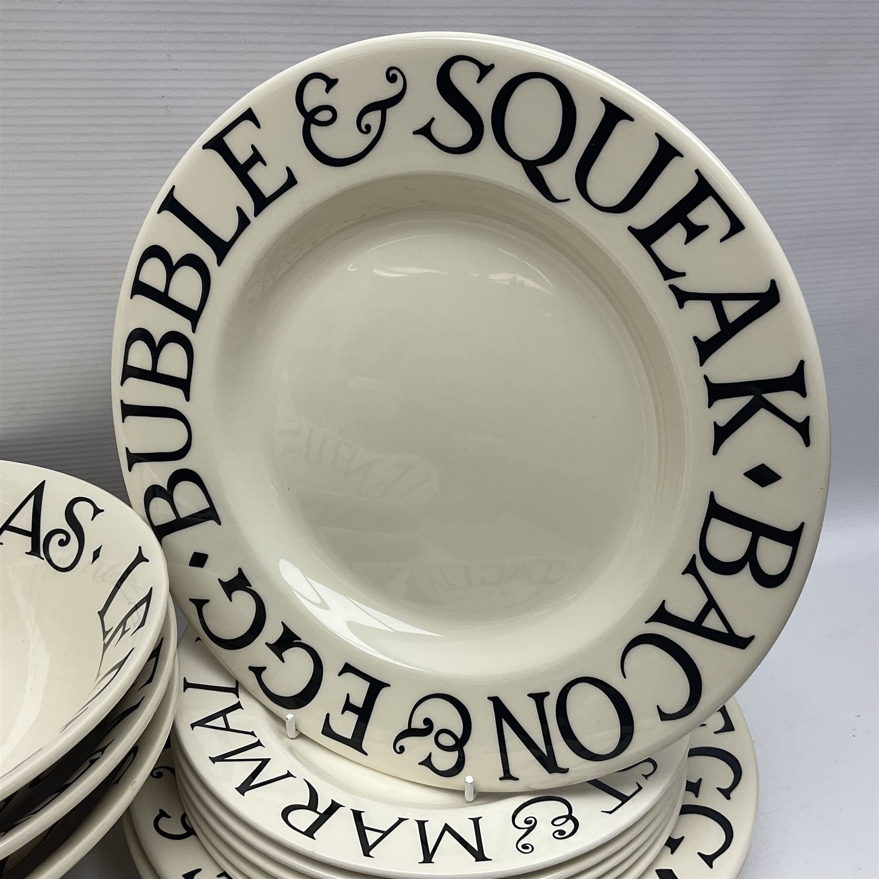 Emma Bridgewater part dinner service in Black Toast pattern, including six dinner plates, eight pasta plates in two sizes, ten side plates etc (31)