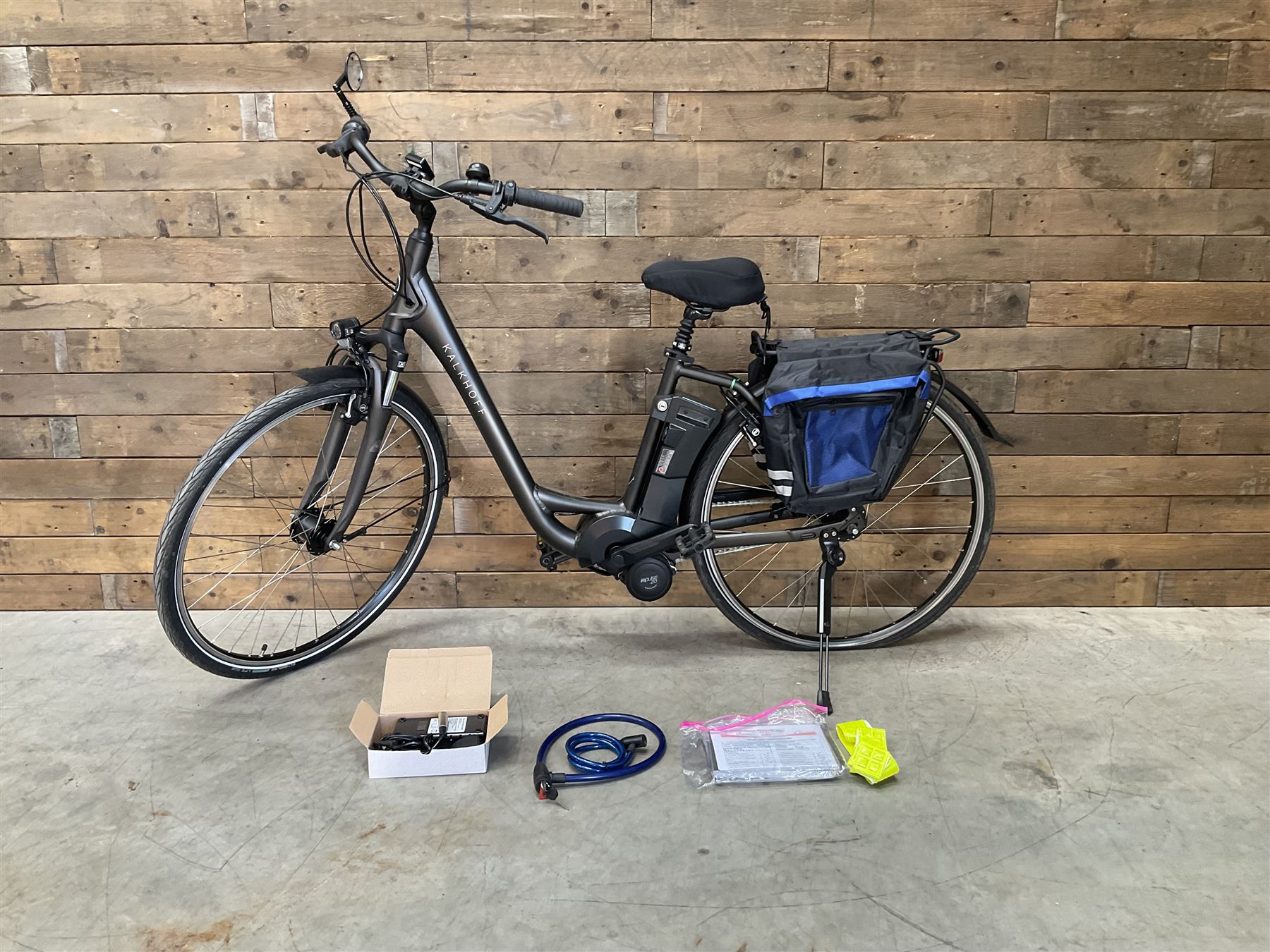 Kalkhoff Jubilee i7 electric bike and 11Ah battery, with charger lock and manual