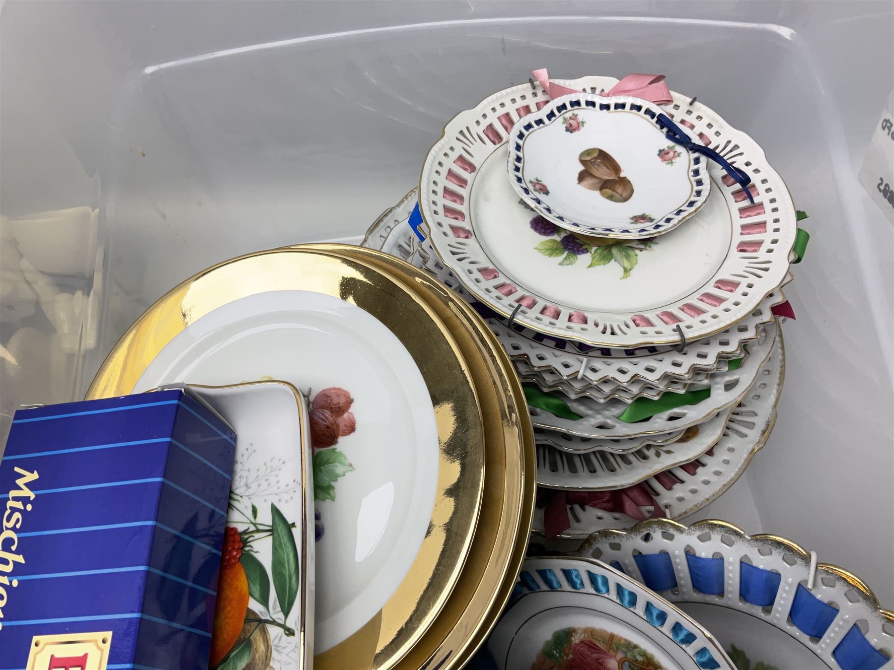 Large collection of ceramics, to include Regal ceramics eggs, Grafton tea trio, Lurpak toast rack, butter dish and egg cups, etc in three boxes 