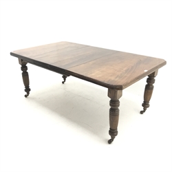 Edwardian walnut telescopic dining table with two leaves, W176cm, D100cm, H71cm