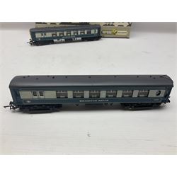 Wrenn '00' gauge - 'The Brighton Belle' Southern Electric Pullman two-car set Nos.S290S and S291S; boxed