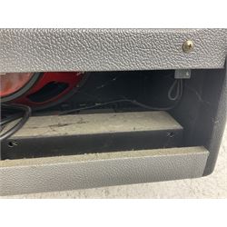 Fender Limited Edition Blues Junior III type PR-295 combo; serial no.B-523900; L46cm