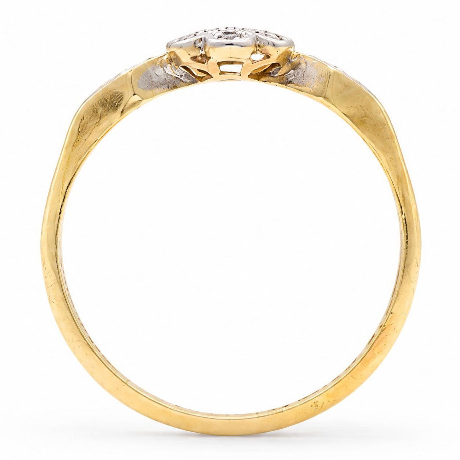 Early 20th century gold diamond daisy flower head cluster ring, set with seven diamond chips and diamond shoulders, stamped 18ct Plat