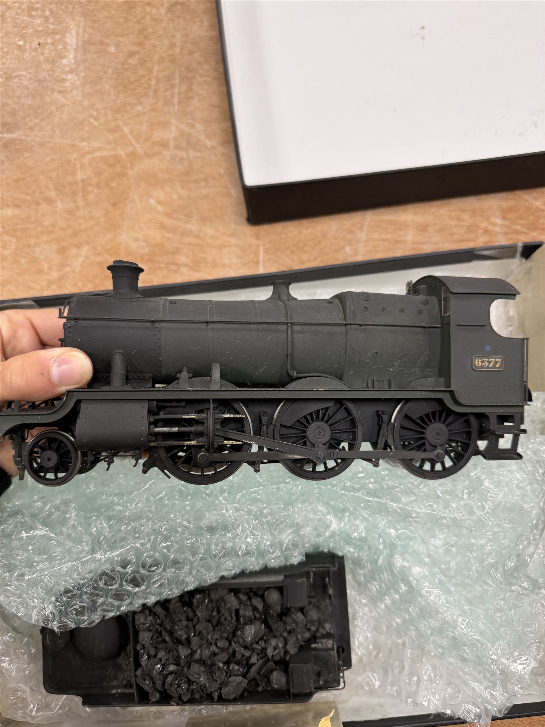 Acorn & Mercian O gauge kit built model Class 63XX GWR Mogul with tender, no. 6377, together with Class 77XX GWR saddle tank, no. 7736 (2)