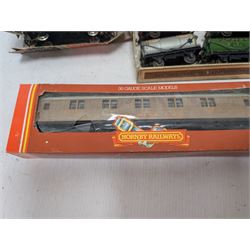 Collection of HO/OO gauge model railway accessories, including two locomotives, rolling stock etc 