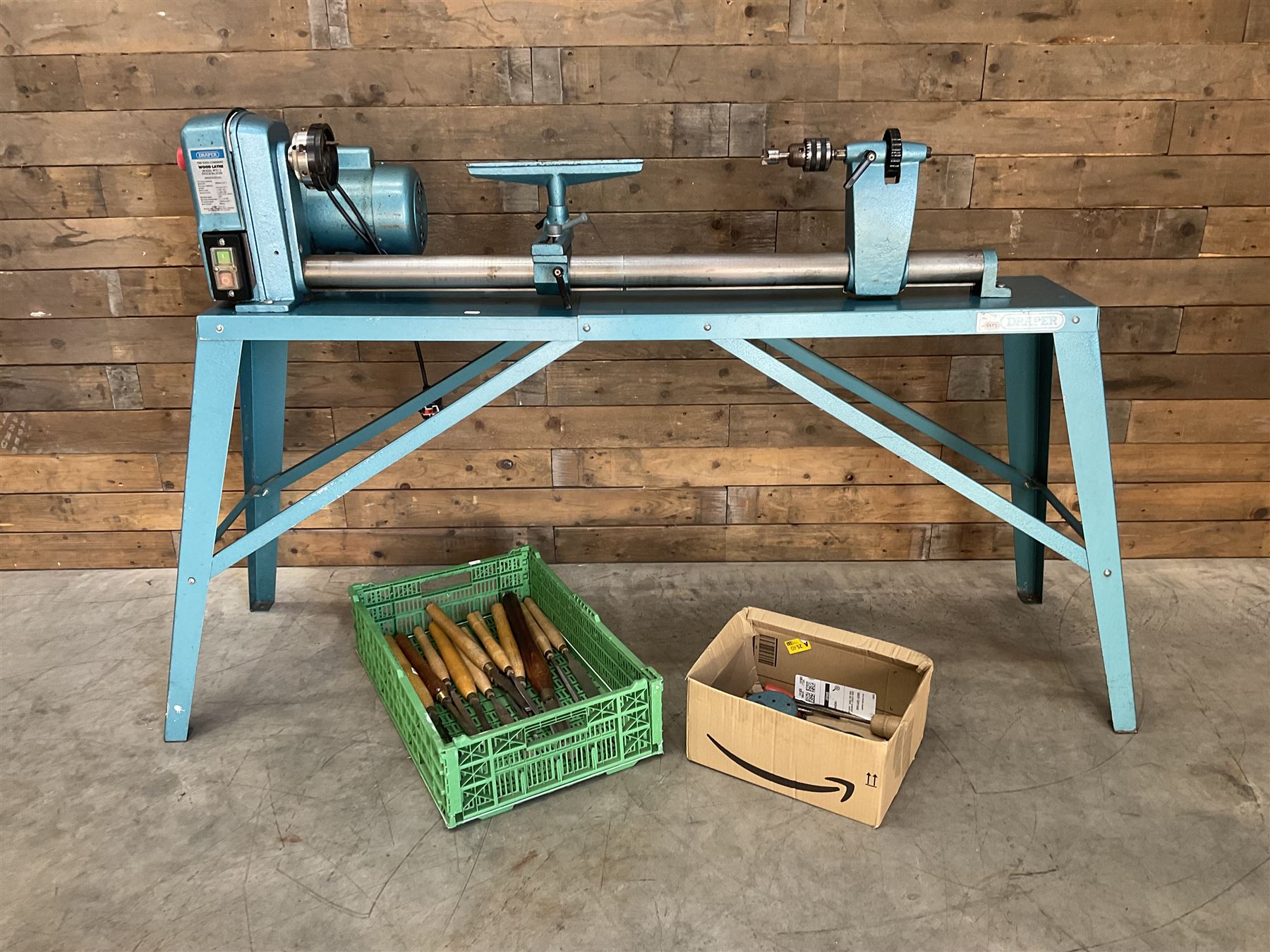 Draper WTL12 wood lathe and a collection of turning chisels 