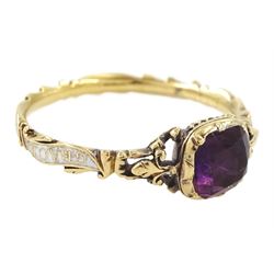 George II 18ct gold amethyst and enamel mourning ring, single cushion cut amethyst, with foiled and glazed back, to pierced fleur-de-lis shoulders, the white enamelled shank engraved Grace Hutchinson OB: 13 Dec: 1756