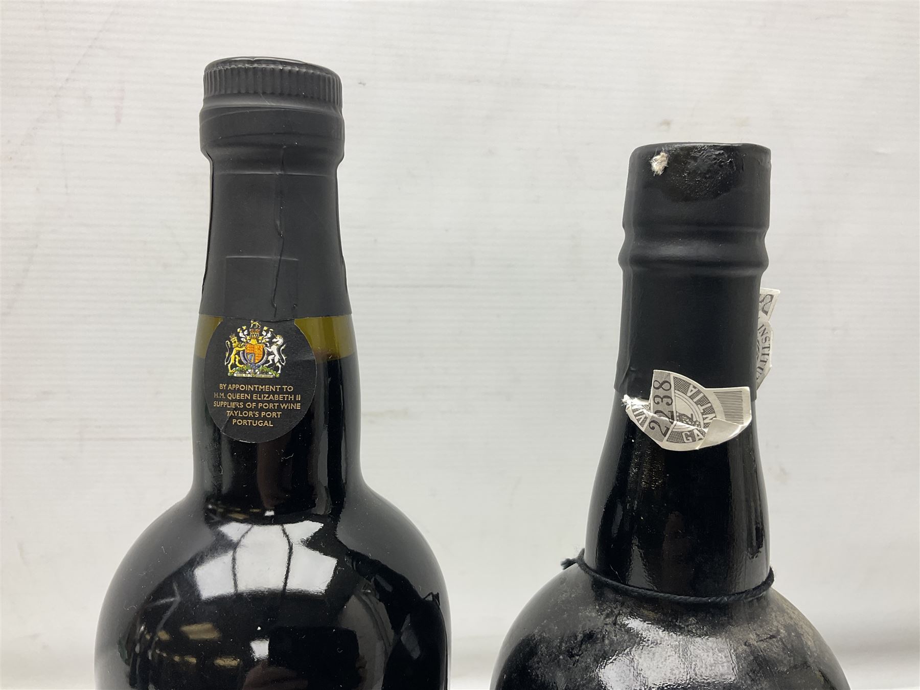 Mixed port, comprising Warre's 1977, vintage port, Quinta do Estanho, 1997, vintage port, Croft Quinta da Roeda, 2002, vintage port, Taylors, 1994, port and Taylors 2015, port, various contents and proof (5)