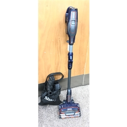 Shark DuoClean IF250UK cord free vacuum cleaner with attachments
