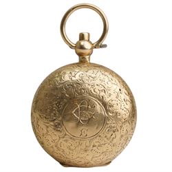 Early 20th century 9ct gold full sovereign coin case, engraved foliate decoration, the car...