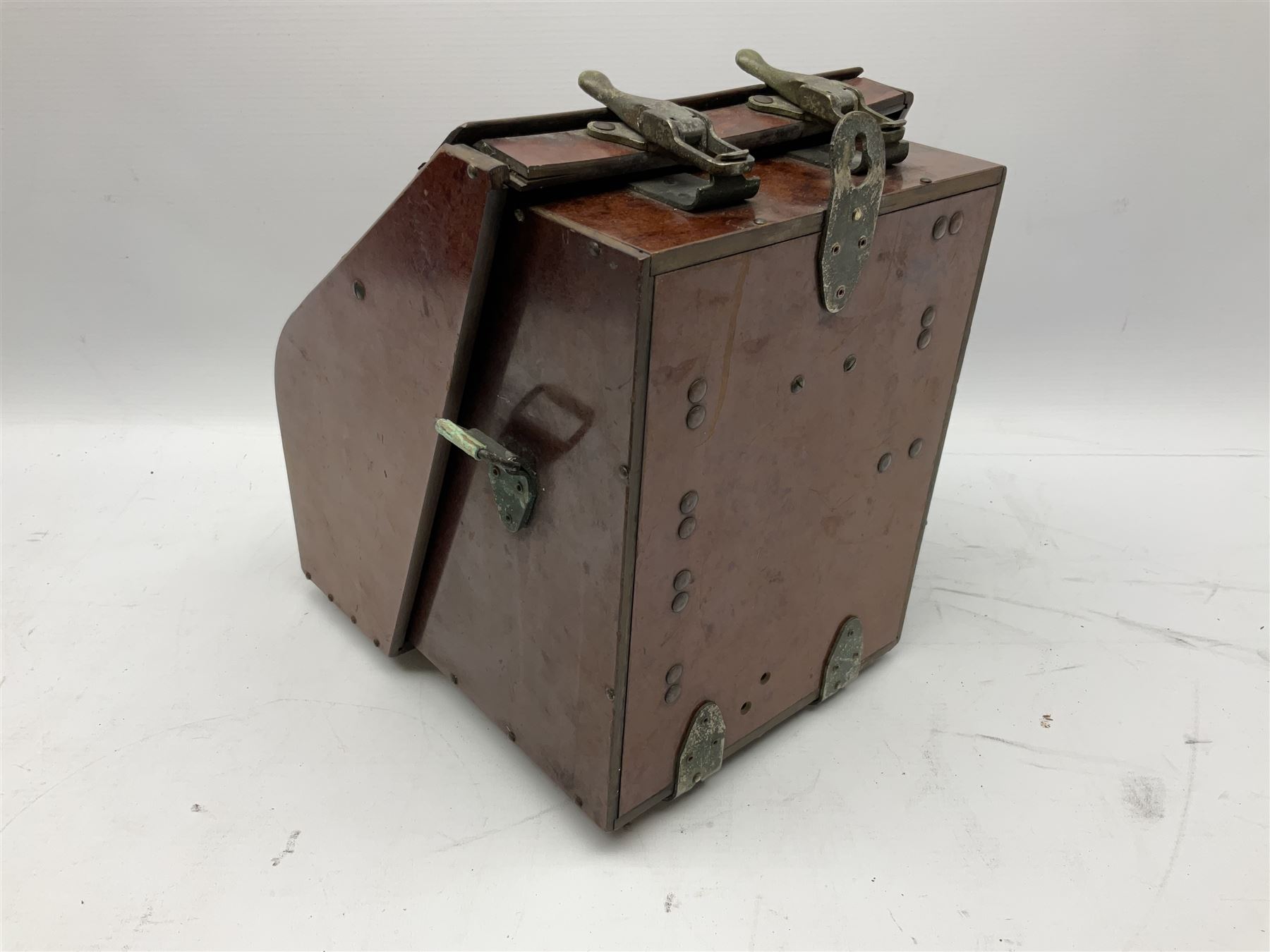 WW2 Air Ministry Bubble Sextant Mk. IXA 6B/218 No.561/44 in original box; and Air Ministry Lamp Signalling Type 