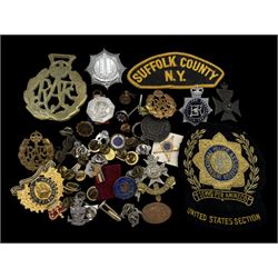 Collection of military and similar enamel badges, pin badges, cloth badges and brasses