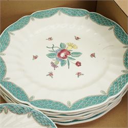 Royal Doulton Lowestoft Bouquet tea and dinner wares, including two vegetable dishes, six dinner plates and six smaller plates, and six saucers