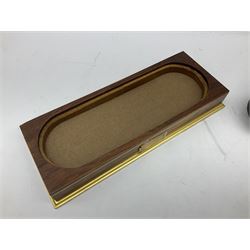 Royal Worcester 'Washington' model by Bernard Winskill, limited edition 148/750, on wooden plinth with title plaque, framed certificate and box