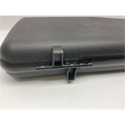 Browning black plastic shotgun case to accommodate 76.2cm (30