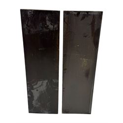 Victorian carved oak corner bookcase, L-shaped form, moulded top over lunette carved frieze, decorated with S-scroll and mask carved corbels with trailing acanthus leaves, fitted with adjustable shelves, on moulded plinth base 