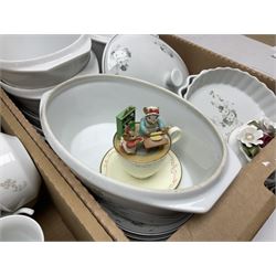 Large quantity of Porcelana Real Brasil White Blossom pattern tea and dinner wares, to include dinner plates, tea cups and saucers, salt and pepper pots, tureens, pie dishes coffee pots, place mats, spoons and glasses, etc, in five boxes 