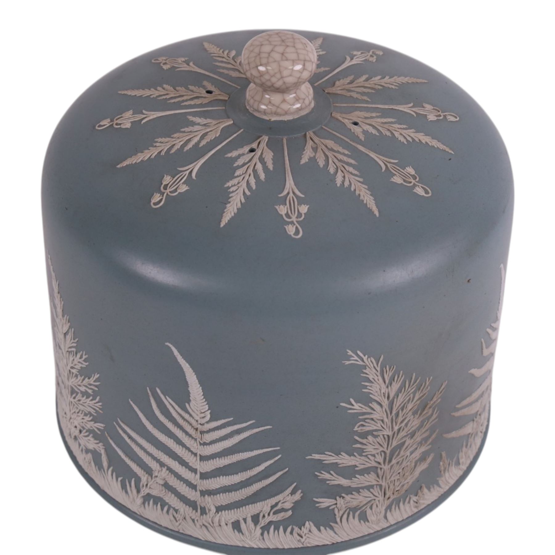 19th century Dudson blue jasperware cheese dome and stand, decorated sprigs of fern leaves and lilies, H26cm