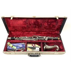 Selmer Bundy alto clarinet with nickel mounts and Yamaha 5C mouthpiece US Pat. 2775915 L81cm, in fitted carrying case with various accessories