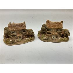 Twenty six Lilliput Lane models from the British and English Collections to include 'Ostlers Keep', 'Holme Dyke', 'Dovetails', 'Victoria cottage' etc, all boxed with deeds