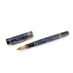 Parker Duofold fountain pen in blue marble, with 18ct gold nib, in case 