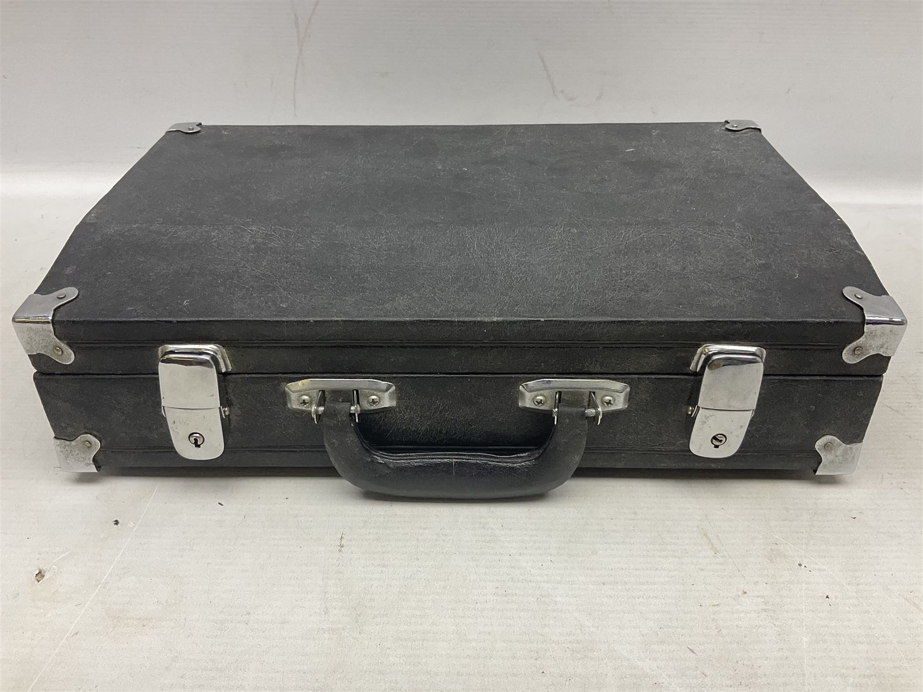 Lark M4001 four-piece clarinet; in fitted carrying case