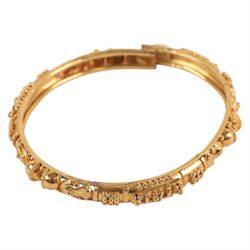 20ct gold bangle with pierced and bead decoration