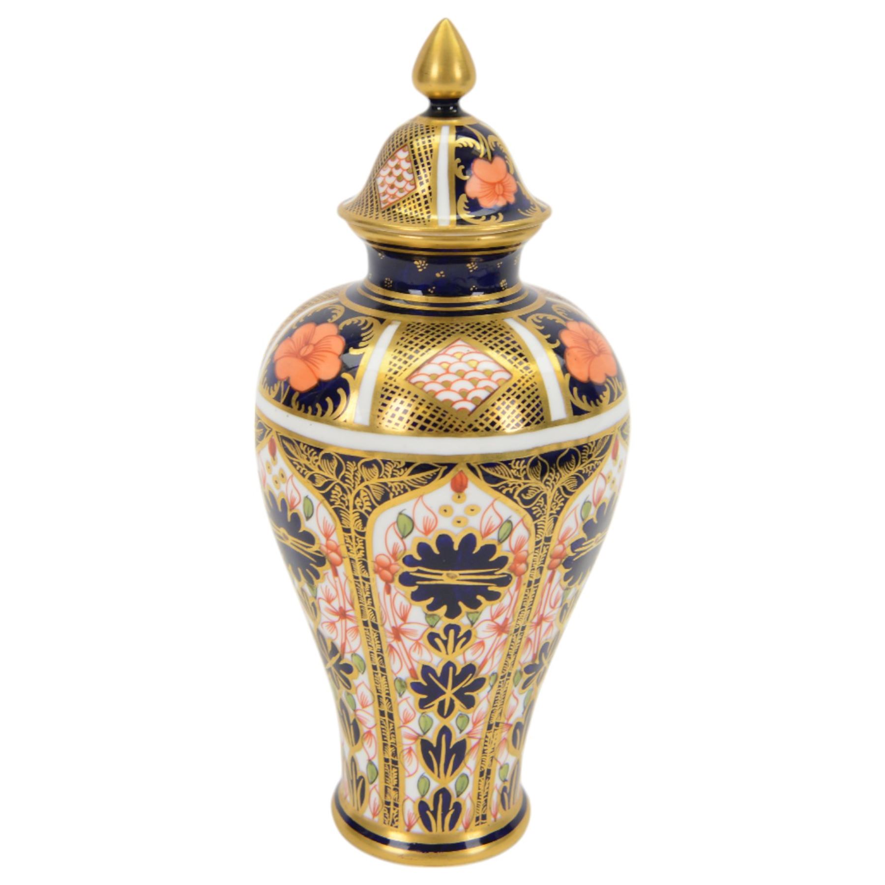 Late 20th century Royal Crown Derby Imari 1128 pattern vase and cover, of baluster form with domed lid, with printed marks beneath including lid H23cm
