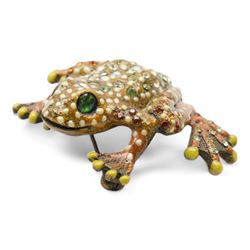Jay Strongwater - 'Two Peas in a Pod' enamel trinket box, L11.5cm, frog brooch and small trinket box, decorated with a fly and trailing leaves, all set with Swarovski crystals (3)