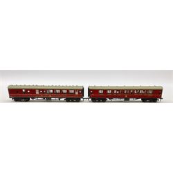 Hornby Dublo - six coaches comprising 4050 Corridor Coach 1st/2nd W.R.; 4051 Corridor Coach Brake/2nd W.R.; 4052 Corridor Coach 1st/2nd B.R.; 4053 Corridor Coach Brake/2nd B.R.; 4054 Corridor Coach 1st/2nd S.R.; and Corridor Coach Brake/2nd S.R.; all in boxes (6)