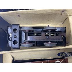 Hornby '0' gauge - 1950s M1 Goods Set box containing clockwork 0-4-0 steam locomotive and matching tender No.3435 with brake, forward and reverse lever and key, together with two 4-wheel LMS open goods wagons and oval of curved and straight tin-plate track and connectors; boxed with illustrated lid