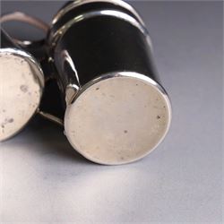 Pair of Edwardian silver muffineers, of cylindrical form with C scroll handles and removable pierced covers, hallmarked G E Walton & Co Ltd, Birmingham 1906, H6cm