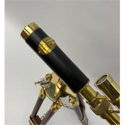 Reproduction telescope on extendable stand, H44cm when fully extended 