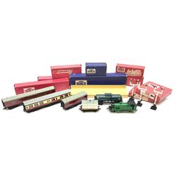 Hornby Dublo - 2207 Class R1 0-6-0 Tank locomotive No.3340; 4685 Caustic Liquor Bogie Wagon; 4076 Six-Wheeled Passenger Brake Van; 4048 Composite Restaurant Car B.R.; 4063 Open Corridor Coach 2nd Class B.R.; 5060 & 5061 Junction Signals (D3) two Distant & one Home; all in red striped boxes; and Platform Extension with Wall for D1 Through Station; and Low Sided Wagon D1; both in blue striped boxes (9)