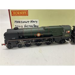 Hornby ‘00’ gauge - Merchant Navy Class 4-6-2 ‘United States Lines’ locomotive no.35012 in BR green, in original box from a set; Class A3 4-6-2 ‘Prince Palatine’ locomotive no.65002 in BR blue; Patriot Class 5XP 4-6-0 ‘Duke of Sutherland’ locomotive no.5541 in LMS maroon; King Arthur Class 4-6-0 ‘Sir Ector de Maris’ locomotive no.30794 in SR green; unboxed (4) 