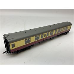 Hornby '00' gauge - BR MK I Corridor Composite Coach no. 15058 and 2nd Class Coach 24162, LNER Gresley Suburban 1st Class Coach no. 32078 and 3rd Class Coach no. 3182 (4)