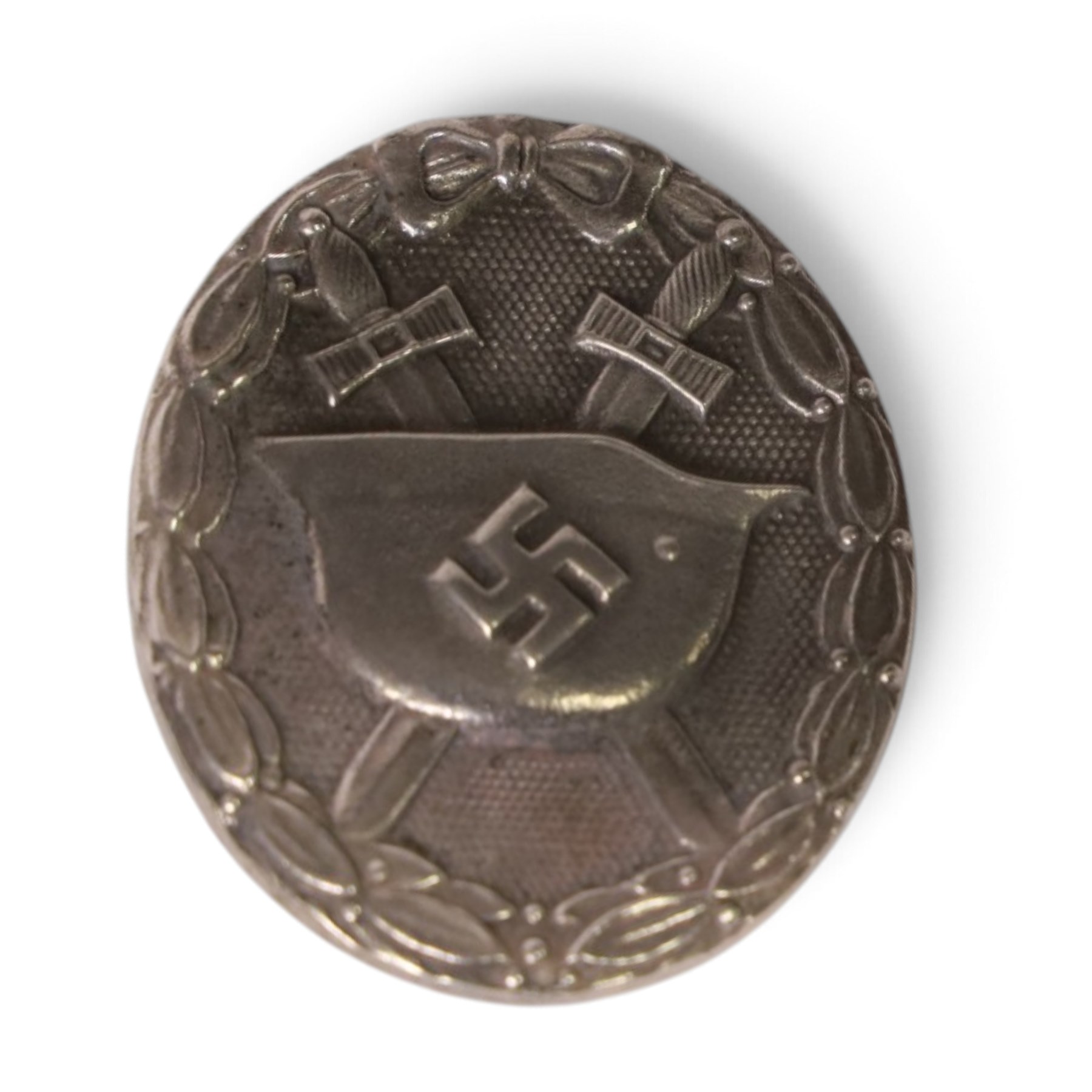 WWII German Third Reich 'silver' wound badge, numbered verso L22, together with a silver plate box with a miniature wound badge to the hinged lid, with brown velvet lining, box H3cm 