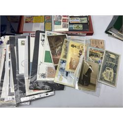 TFR SPOKE 05/09/23 AGREED RTV BEVERLEY - Collection of ephemera to include five copies of Palestine post newspapers from 1938, approximately fifty world bank notes, sheet music, postcards from 1910-1959 etc