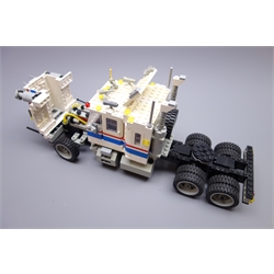  Lego Model Team 5580 Highways Rig tractor unit, constructed with box and instructions (completeness not checked)  