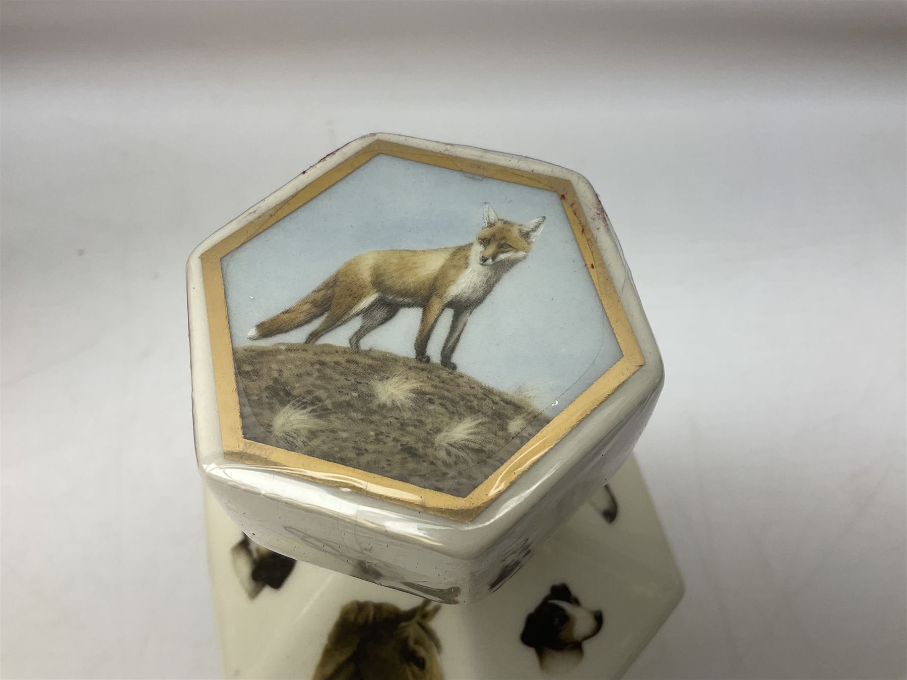 Gordon Highlander Single Malt Scotch whisky, 1l 43% vol, in ceramic decanter and original lined presentation box together with another similar box