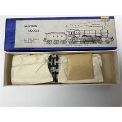 '00' gauge - two McGowan Models metal construction kits - D49 Hunt or Shire Class 4-4-0 locomotive and B17/1 Sandringham Class 2-6-0 locomotive; both boxed with instructions