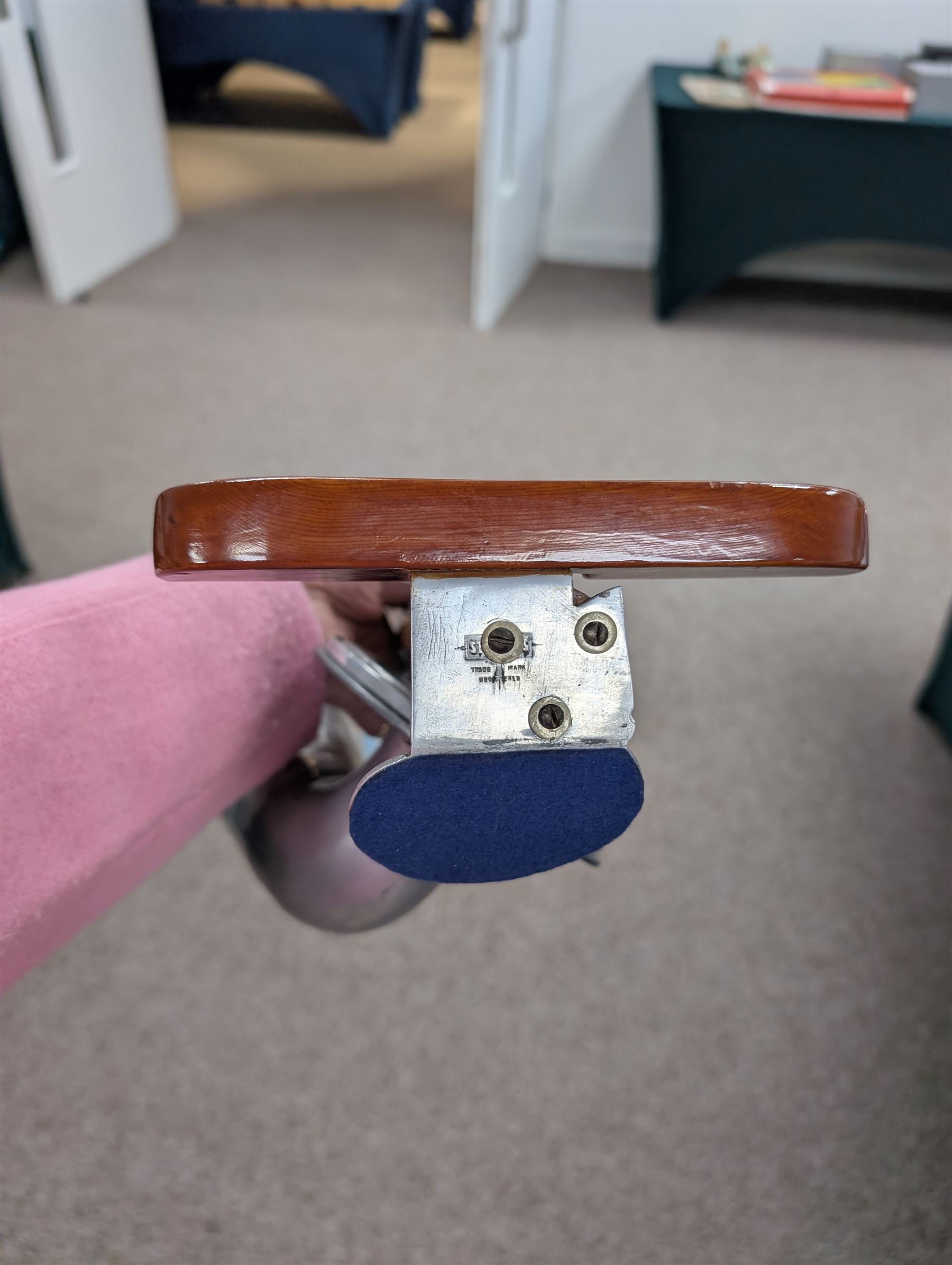 Early 20th century Stroviols Popular Model violin, with four strings and single aluminium horn